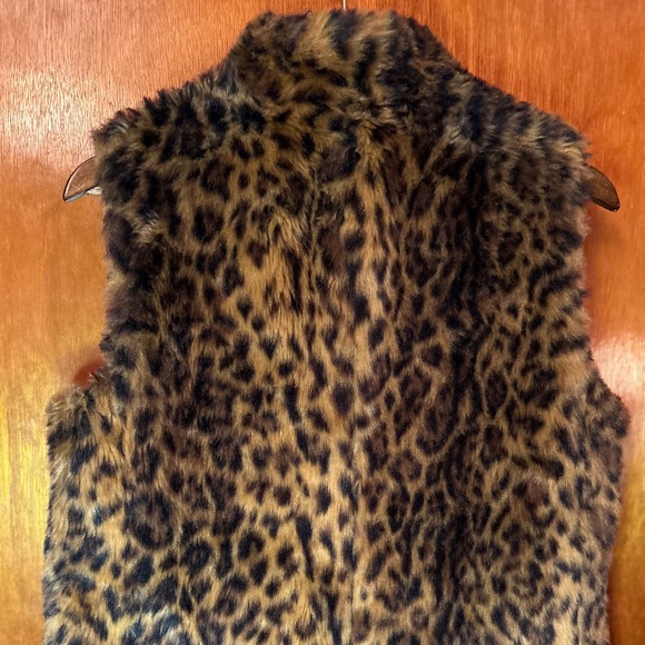 J Crew Faux Fur Leopard Vest - Picture 1 of 6